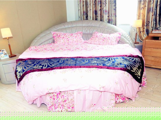 豪华真皮圆床房