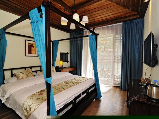 精品河景阳台大床房