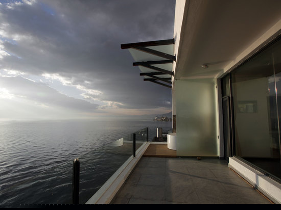 270度环视海景海上超豪华大床房