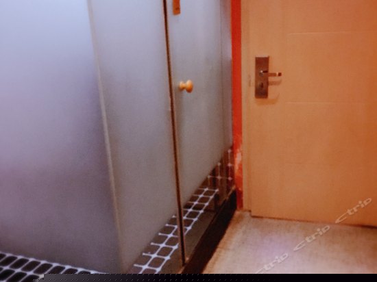 温馨大床房(无窗)