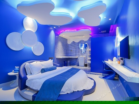 浪漫温馨主题房