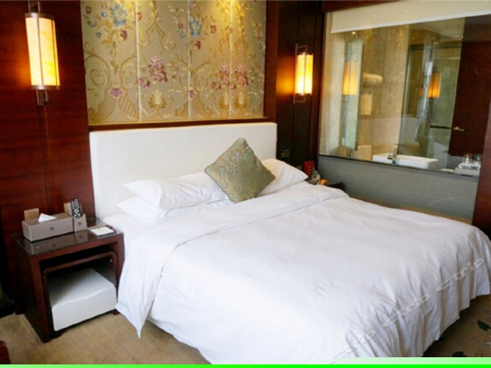 豪华大床房