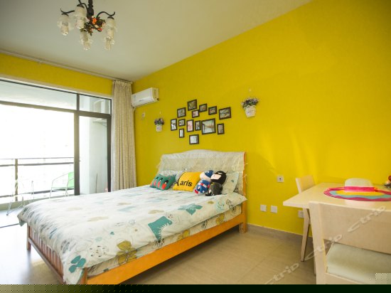 雅致侧海景大床房