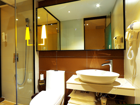 iu Bigger(B格双床房)