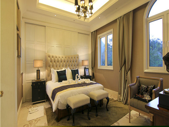 独栋5居室湖景别墅