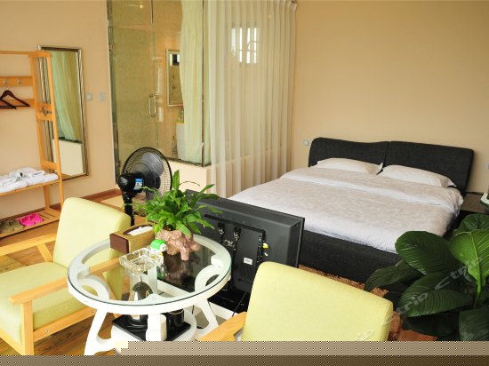 深蓝海景日出房