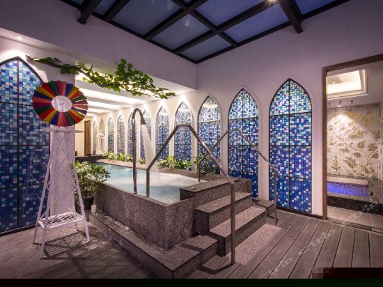 云河穹顶双人房