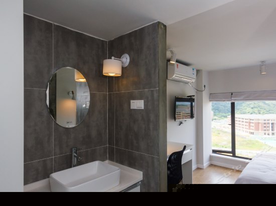 阳光高级大床房