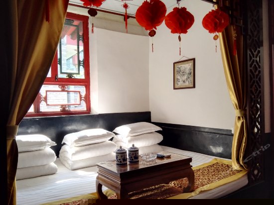 豪华龙凤土炕三人间