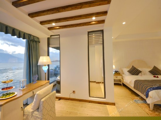 三楼豪华复式海景套房