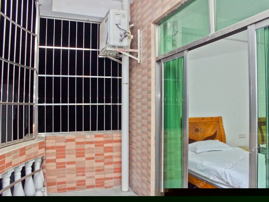 标准双人房（带阳台）