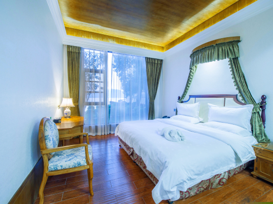 庭院海景家庭套房