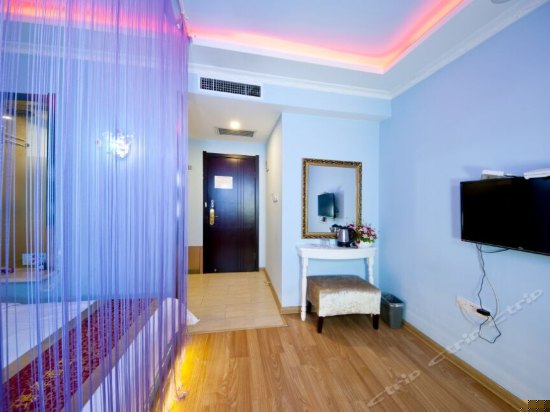 特色情人房(无窗)