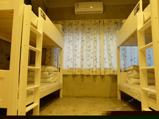 女生六人间(床位房)