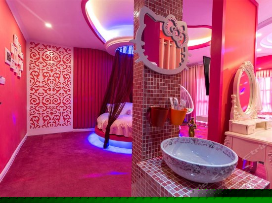 凯蒂萌心高级主题房