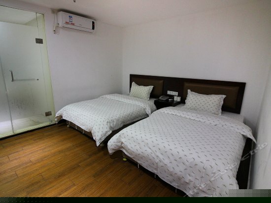 标准双人房（无窗）