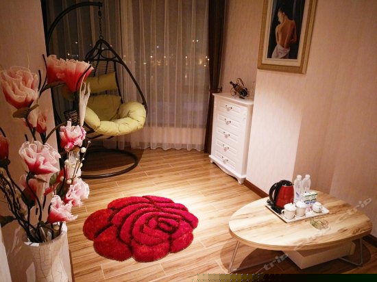 玫瑰之约海景浴缸蜜月套房