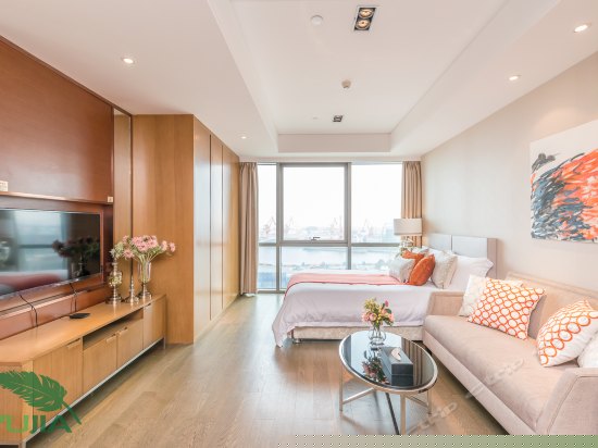 精装海景大床房