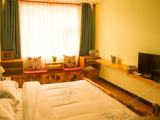 阳光蜜月大床房