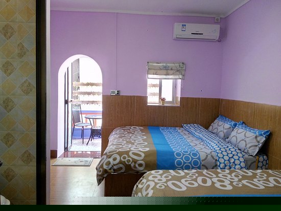 榻榻米阳台双床房