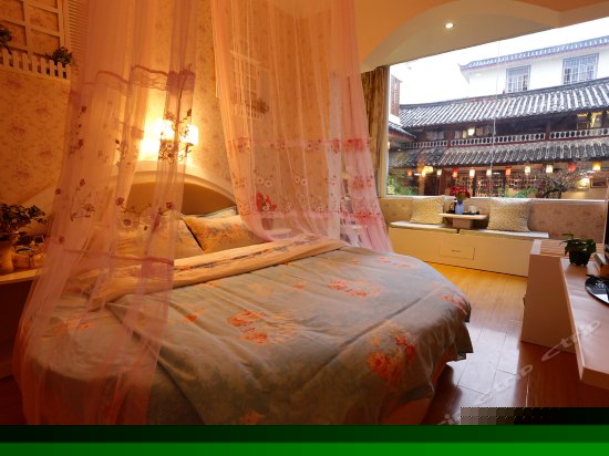 地中海情侣主题圆床房