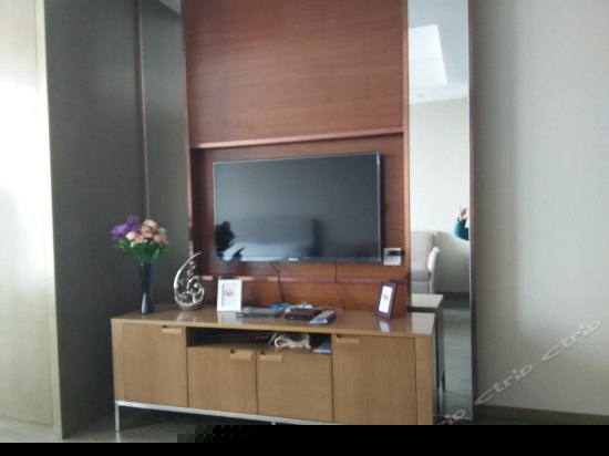 豪华城景大床房