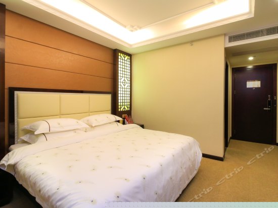 豪华大床房