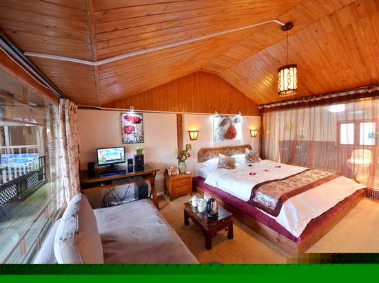 义尚典雅蜜月房