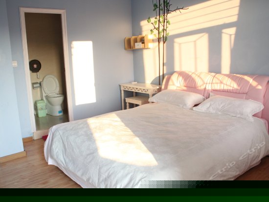 曼屋1号楼1.8米床大床房