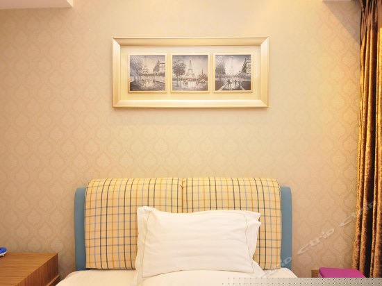 豪华泉景家庭房