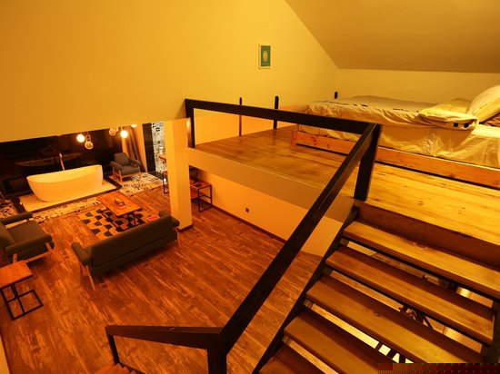 景观蜜月复式房