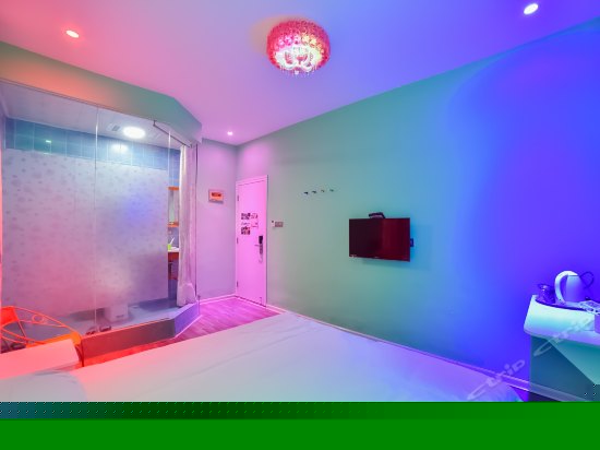 漫旅舒适大床房