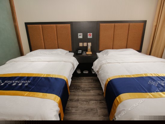 豪华双床房