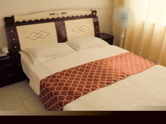 电脑外窗大床房