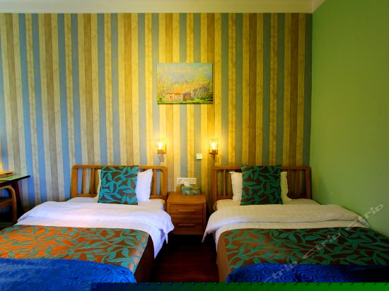 接廊简约双床房