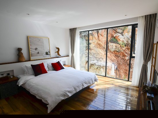 菊序（山景大床房）