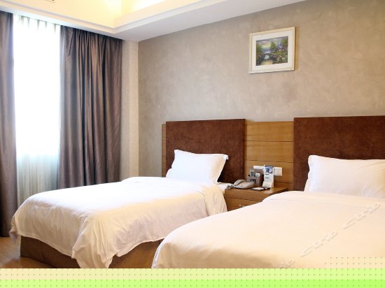 一房一厅套房(带电脑)