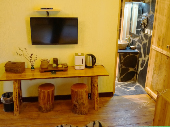 唐卡豪华标准间