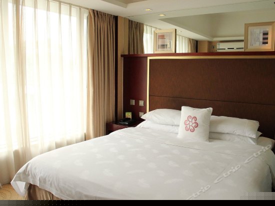 豪华大床房