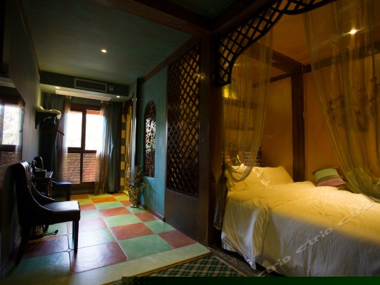 香艳泰豪华大床房