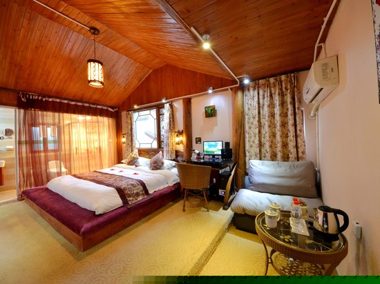 义尚典雅蜜月房