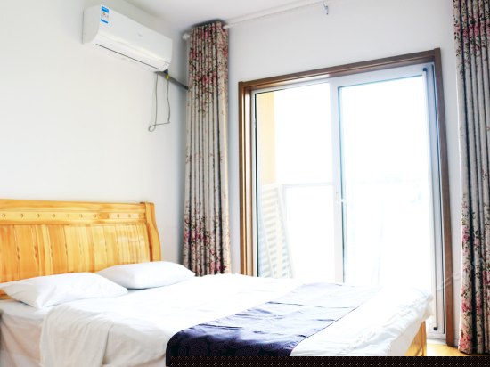 豪华单卧情侣大床套房