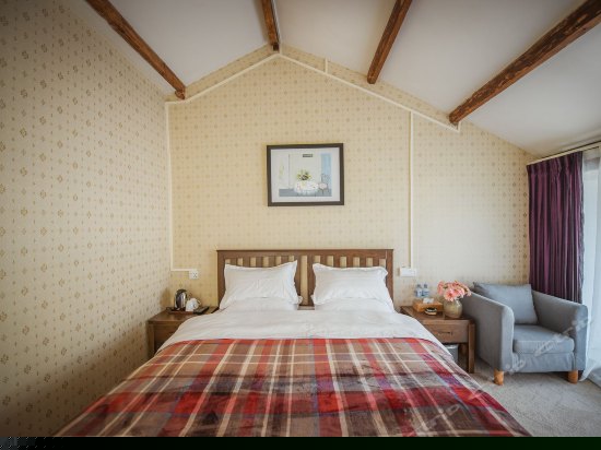 前院园景大床房