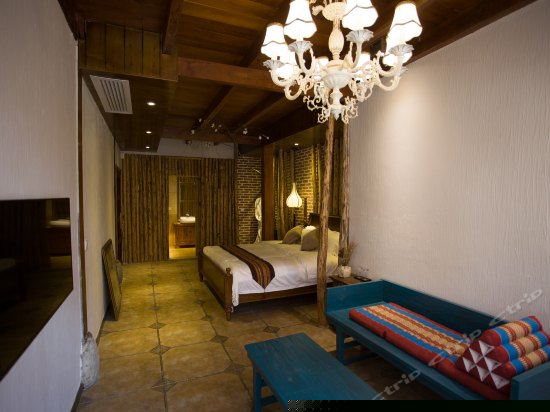 栀子花豪华大床房