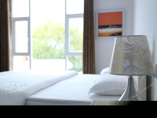 山景1.8米大床房