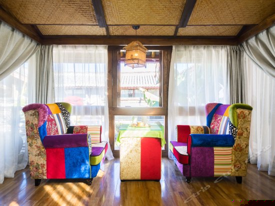 花月夜东南亚大床房