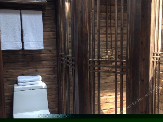 西楼东豪华月光套房