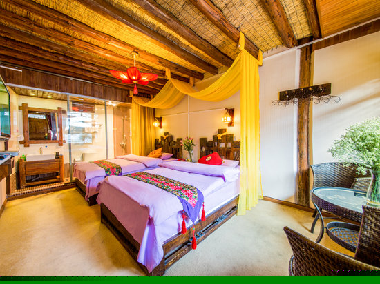 纳西庭院双床房