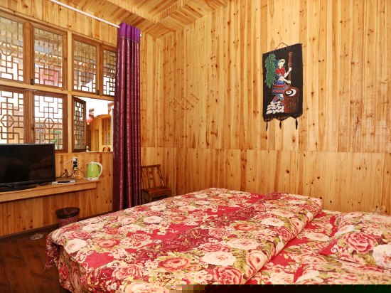 吊脚楼豪华大床房