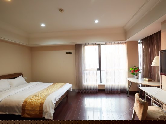 浪漫主题大床房